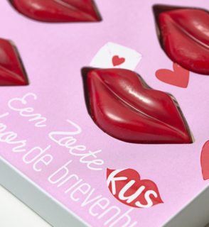 Luxe Gevulde Chocolade Kusjes Een Zoete Kus Door De Brievenbus