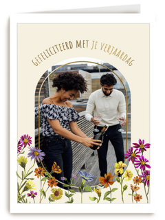 Verjaardagskaart vrouw bloemen en foto
