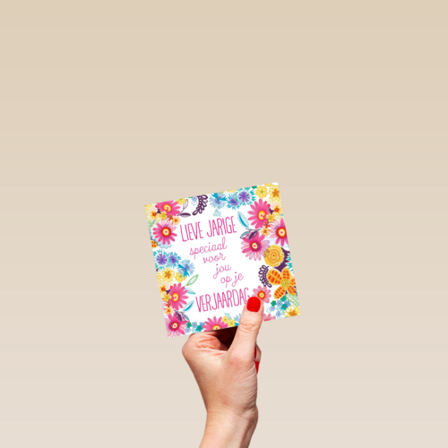 tekst omringd door mooie bloemen