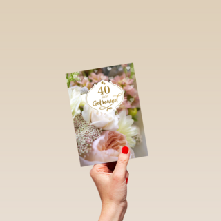 Huwelijkskaart 40 jaar getrouwd foto met bloemen