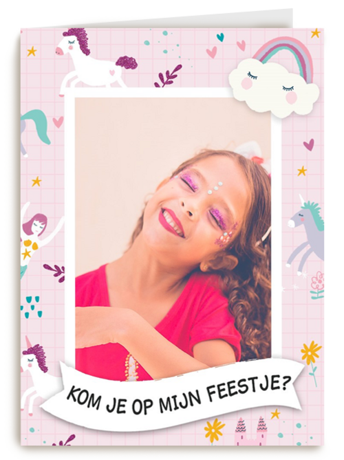 een uitnodiging met eenhoorns zeemeerminnen en regenbogen