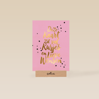 deze kaart zit vol kusjes en lieve wensen