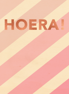 verjaardag kaart stijlvol hoera met roze strepen