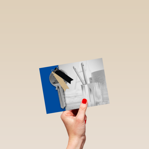 verhuisd sleutels fotokaart blauw