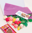 Brievenbusbloemen Rozen Taylor + Tony Chocolonely Recht Uit Mijn Chocohart