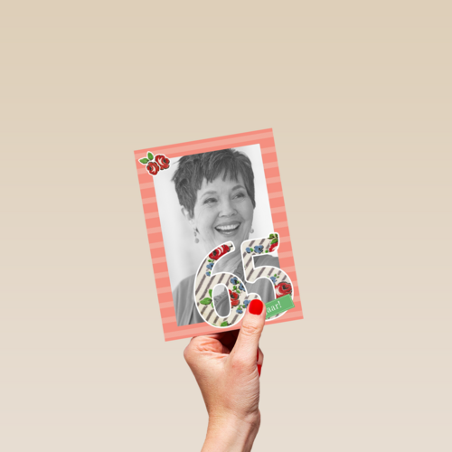 Vijfenzestig jaar met rode bloemen