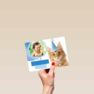 een fotokaart met een feestlijke kat