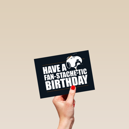 Verjaardagskaart man Snoopy fan stache tic birthday