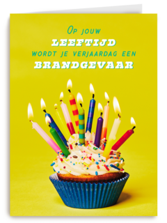 Heel veel kaarsjes op een cakeje