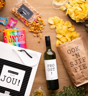 Tony Chocolonely Proost Borrelpakket in Geschenktas