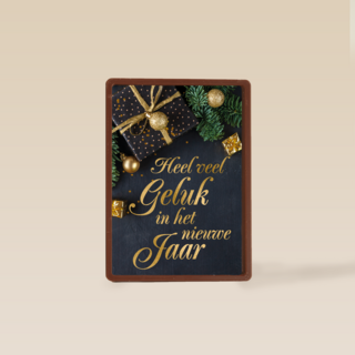 nieuwjaarskaart met gouden tekst en cadeaus