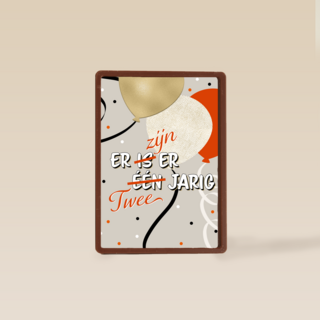 er zijn er 2 jarig met ballonnen