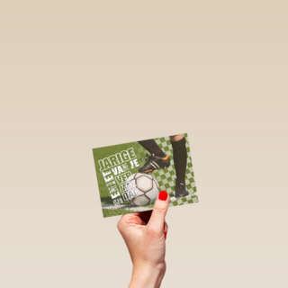 voeten met voetbal