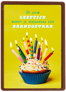 Heel veel kaarsjes op een cakeje