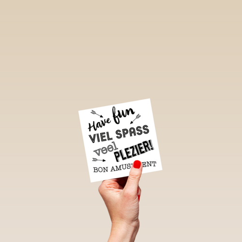 op kamp kaart met tekst have fun viel spass veel plezier