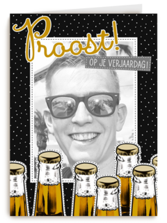 Proost met zeven bierflesjes