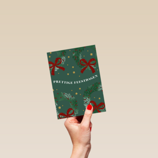 kerstkaart met kerststrikken op groene achtergrond