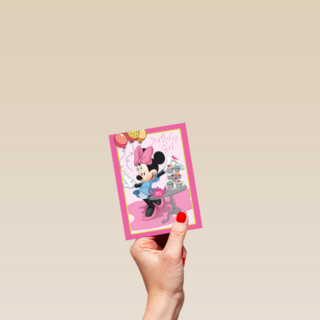 minnie mouse deelt cupcakes uit