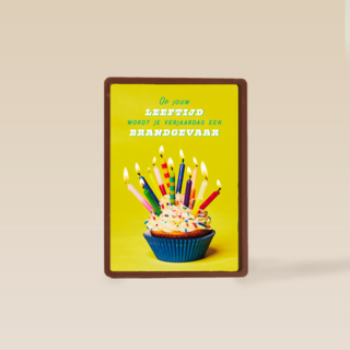 Heel veel kaarsjes op een cakeje