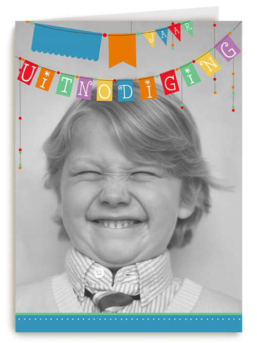 fotokaart uitnodiging gekleurde vlaggetjes