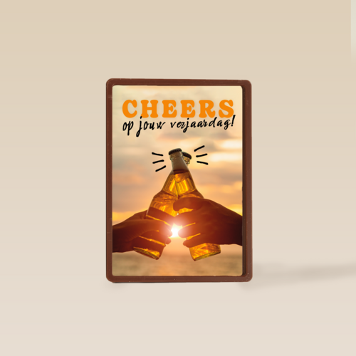 Cheers op je verjaardag bier