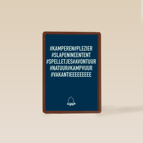 op kamp kaart met hashtag kamperen hashtag plezier