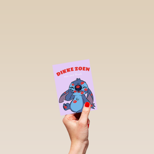 Stitch Dikke Kus Op Kamp