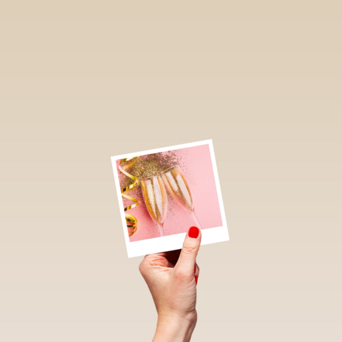 Verjaardagskaart vrouw hip champagne en glitters Polaroid