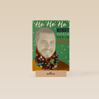 baard met kerstballen