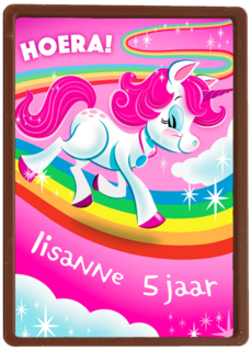 hoera een eenhoorn op een regenboog