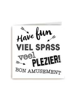 op kamp kaart met tekst have fun viel spass veel plezier