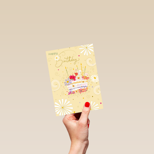 Verjaardagskaart vrouw taart met bloemen