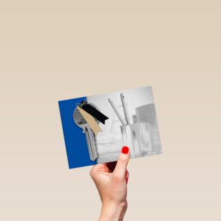 verhuisd sleutels fotokaart blauw