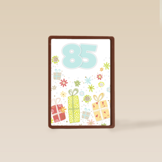een fleurige 85ste verjaardag met cadeautjes