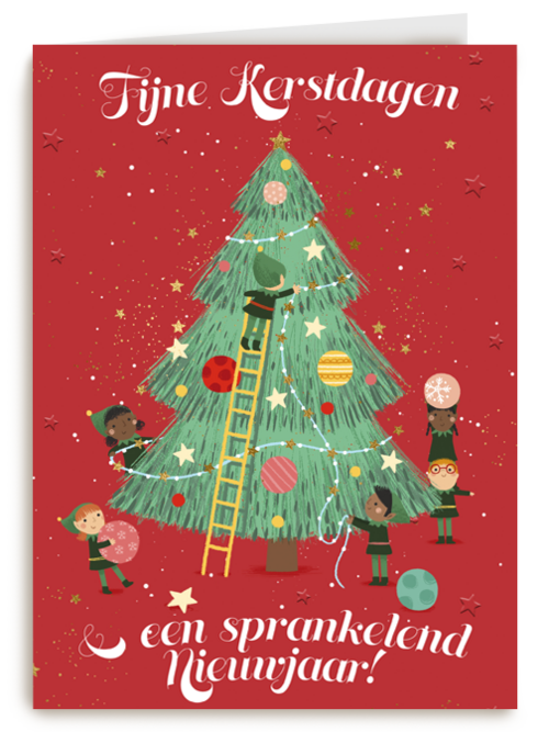 kerstboom wordt opgetuigd door elven