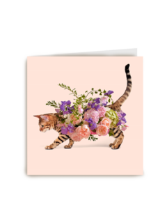 Verjaardagskaart vrouw grappig poes met bloemen