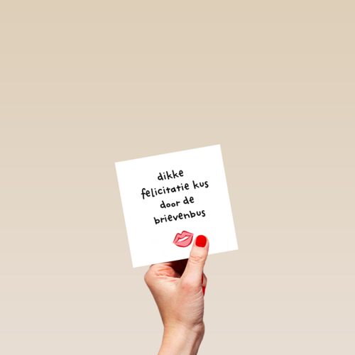 Felicitatie kaart man vrouw dikke felicitatiekus door de brievenbus