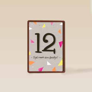 Verjaardagskaart meisje 12 vlaggetjes