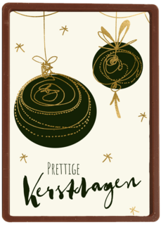 kerstballen met goud op gele achtergrond