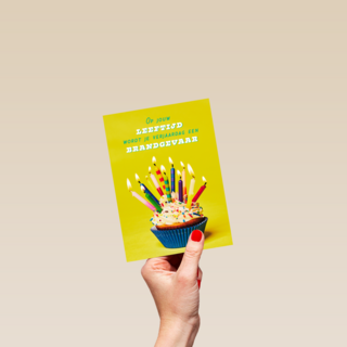 Heel veel kaarsjes op een cakeje