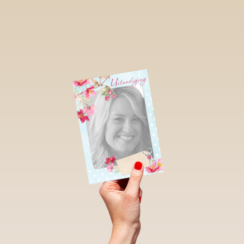 fotokaart uitnodiging jarig tak met bloemen