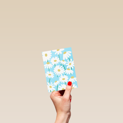 Blanco kaart met witte bloemen