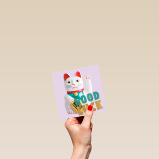 Succes kaart poes die zwaait