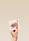Verjaardagskaart vrouw grappig poes met bloemen
