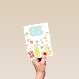een fleurige 85ste verjaardag met cadeautjes