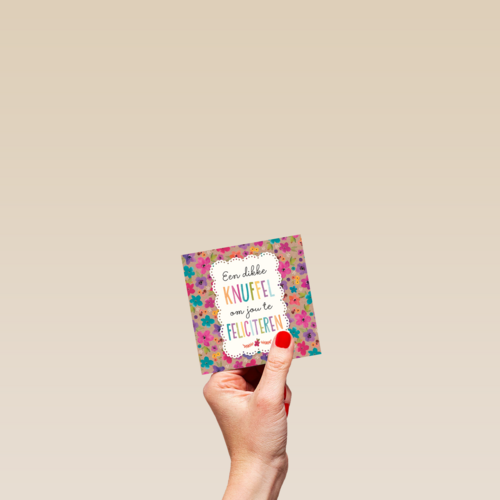 gefeliciteerd vrouw knuffel feliciteren dikke