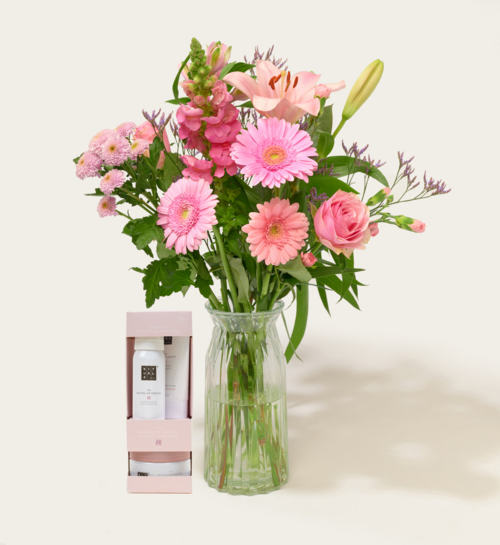 Bloemen Boeket Alexia met Rituals Sakura Trial Set