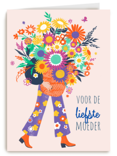 Een moeder met bloemen