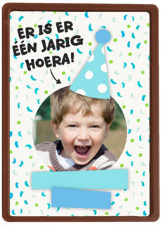 een blauwe fotokaart met feesthoed