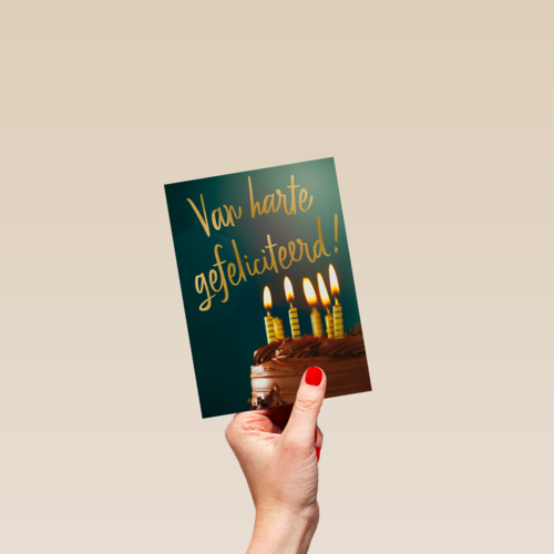 verjaardag kaart van harte gefeliciteerd taart met kaarsjes